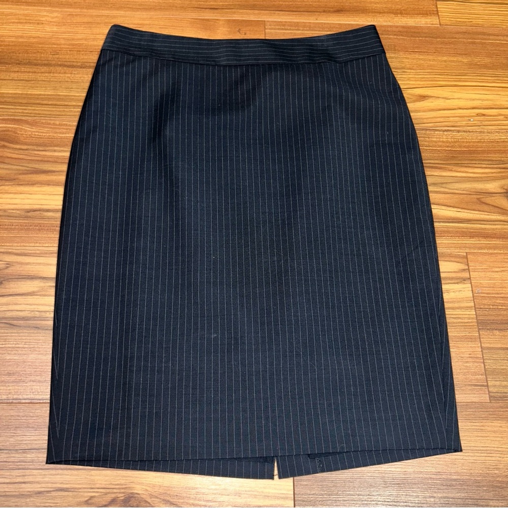 Ann Taylor Size 8 Navy Pinstripe Pencil Skirt Knee Length Work Office - Picture 11 of 13